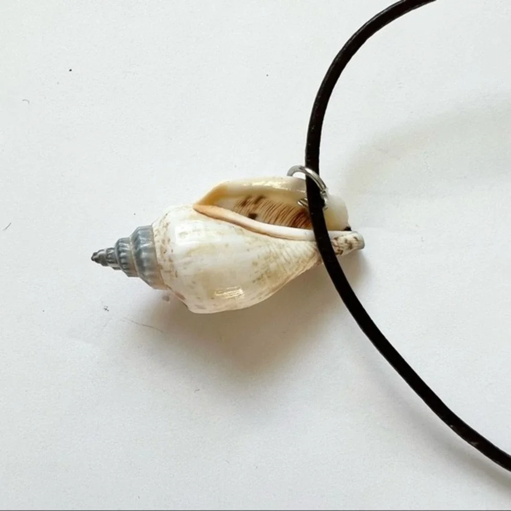 Handmade seashell necklace‎